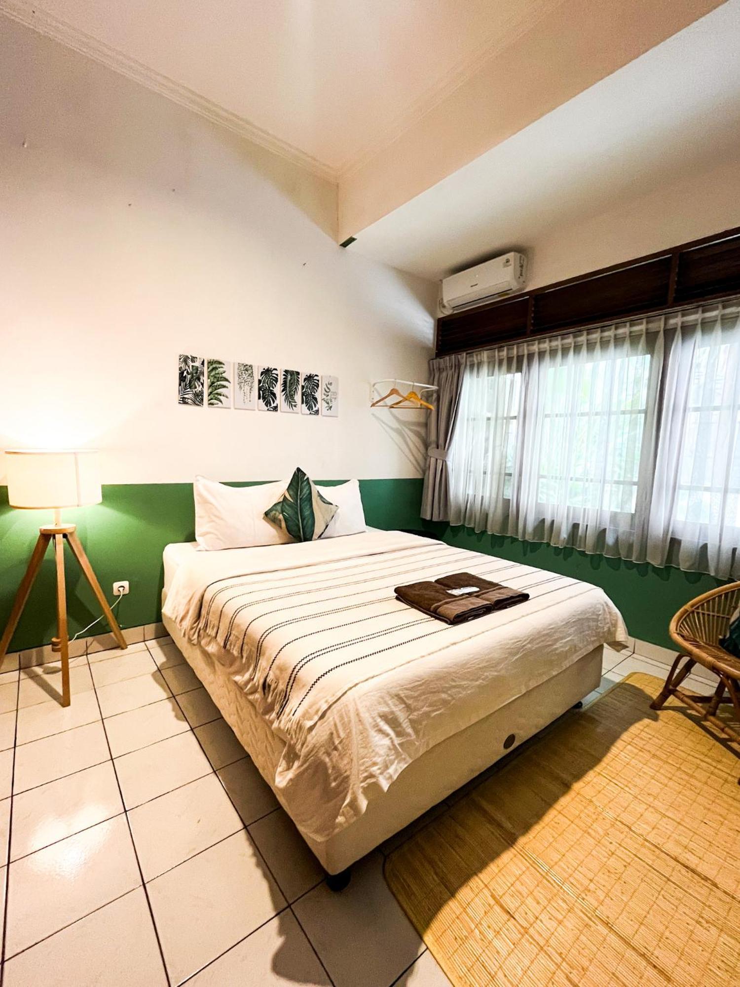 Bed and Breakfast Roemah Renjana Bandung Exterior foto